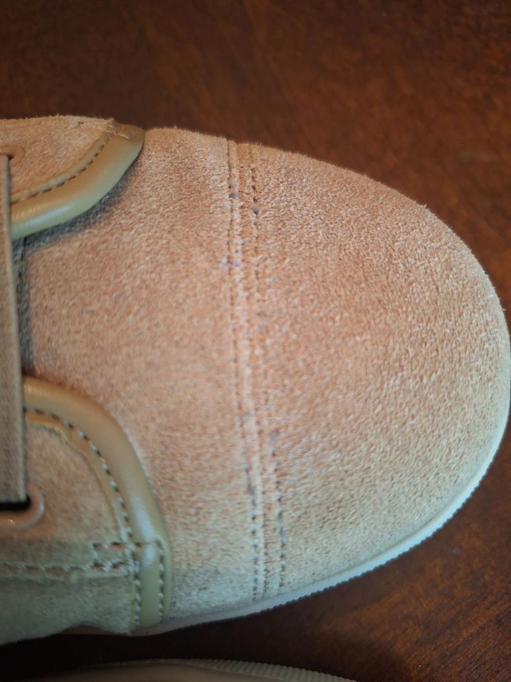 Wide Width Vionic Sandy Suede Lace-Up Sneakers 9.5 Wide